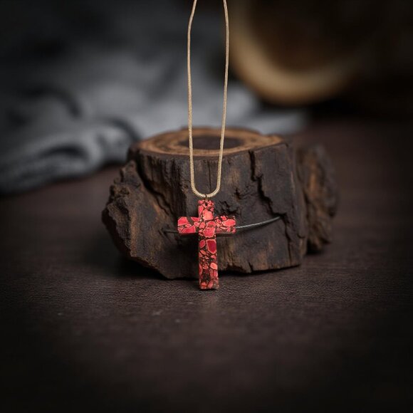 RED TURQUOISE LARGE CROSS ON SILVER PLATED CHAIN 20 INCHES. - Picture 4 of 4
